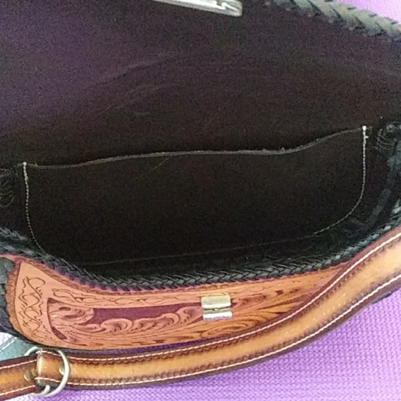 Leather shoulder bag - Picture 2 of 3